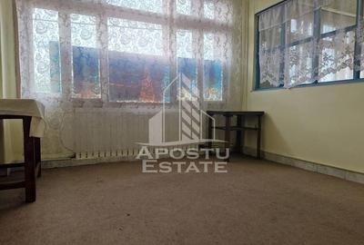 Casa familiala cu spatiu comercial si garaj P+1E+M 720 Mp - 40