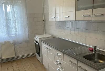 A[artament de inchiriat cu 3 camere zona Soarelui - 8