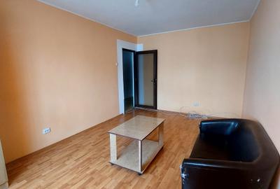 Apartament cu 3 camere decomandat, mobilat în Micro 17 - 1
