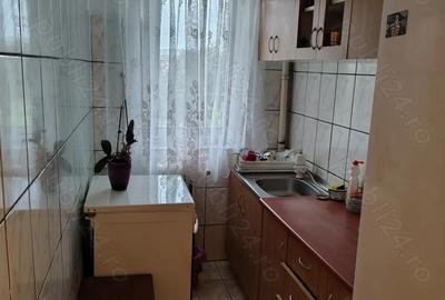Apartament cu 3 camere semidecomandat în Central - 4