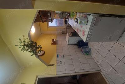 Apartament 3 camere et. 4 46mp zona 22 decembrie - 6