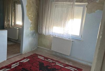 Apartament cu 3 camere semidecomandat în Central - 2