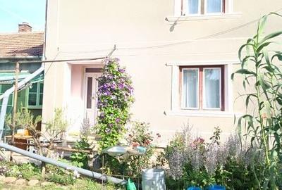 Casă cu 4 camere cu Teren 3239 Mp în Central - 4