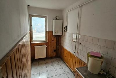 Vand apartament cu 2 camere ETAJ.1 baie bucatarie 37mp langa profi baraolt in centru ora?ului - 7