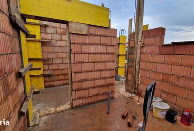 Casă cu 3 camere cu Teren 1000 Mp în Zădăreni - 2