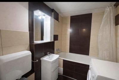 Apartament cu 3 camere decomandat, mobilat în Rogerius