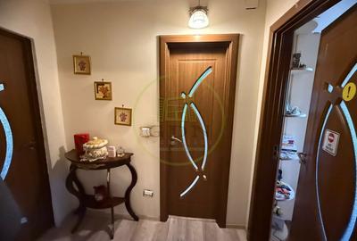 Apartament cu 3 camere semidecomandat în Craiovița Nouă - 13