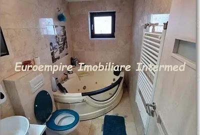 Casă cu 5 camere în Central - 2