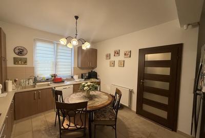 Triplex, 4 camere, 230mp utili, 335mp teren, mobilat - Dumbravita - 4