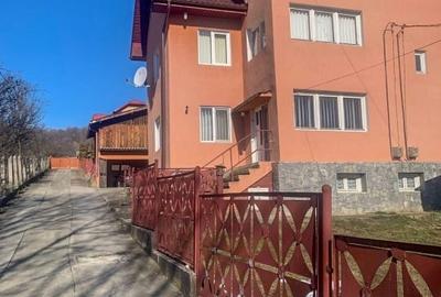 Casă spațioasă aproape de Sinaia, natură cât vezi cu ochii, liniște si aer curat - 2