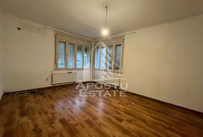 Casa individuala, cu 3 camere, 2 fronturi, teren 652, zona Olimpia - 1