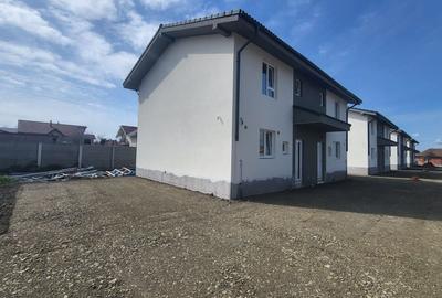 Duplex cu 3 camere cu Canalizare în Chișoda - 1