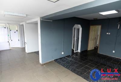 Spațiu comercial, de 60 mp, în Central - 6