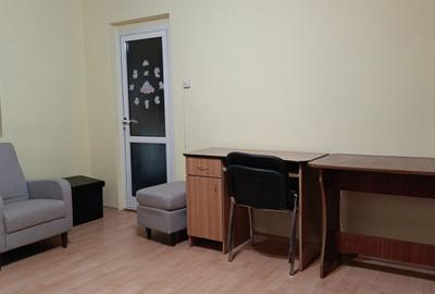 330euro/luna, Apartament 1 camera, etaj 3, Podul de Fier - 5