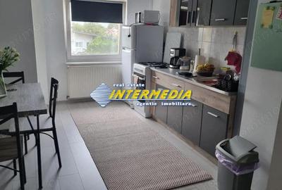 SEBES ! Vanzare Apartament 2 camere decomandat Etaj 2 cu 2 balcoane Central cu priveliste deosebita - 1