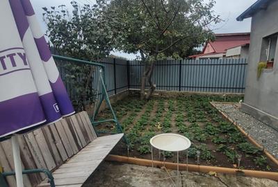 Valu lui Traian - casa  3  camere  cu teren 300 mp - 80000 euro - 6