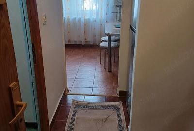 Garsonieră decomandată în - 1