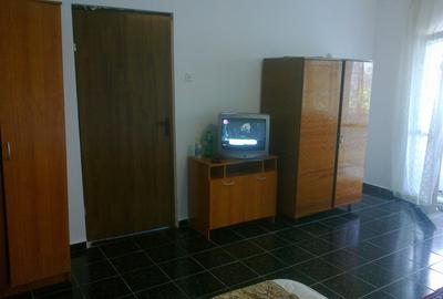 Proprietar, inchiriez garsoniera Vitan Mall, Vlaicu Voda 4/4 - 3