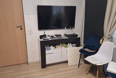 Titan-Policlinica, apartament 3 camere, decomandat, bloc 4 etaje, boxa pe palier - 4