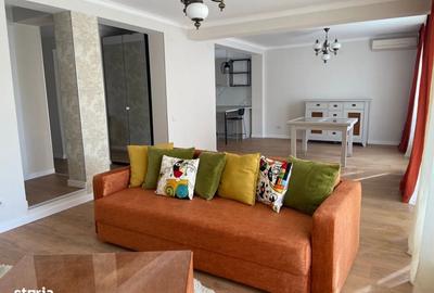 Casă individuală cu 4 camere cu Teren 30 Mp în Central