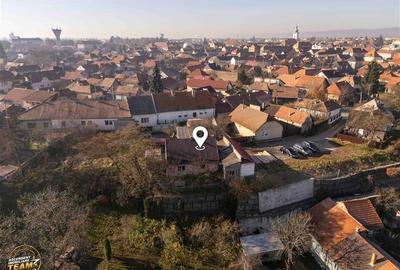 Casă individuală cu 3 camere cu Canalizare în Central