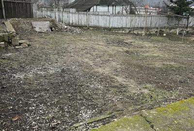 Casă cu Teren 1087 Mp în Poienari - 8