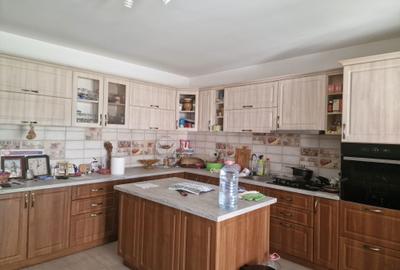 Casă cu 4 camere în Buhoci - 5