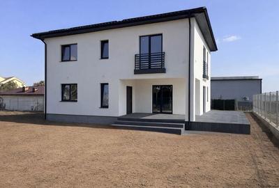 Casă cu 4 camere în Ulmi - 8