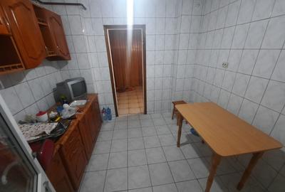Apartament cu 2 camere decomandat, zona Nicolina-Belvedere - 4