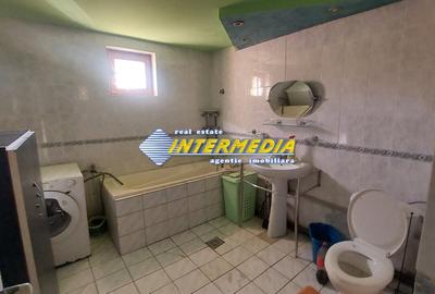 Casă individuală cu 3 camere cu Canalizare în Cetate - 2