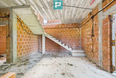 Casă cu 5 camere cu Teren 957 Mp în Beliu - 6