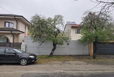 De vânzare teren 246 mp cu casă bătrânească - 1