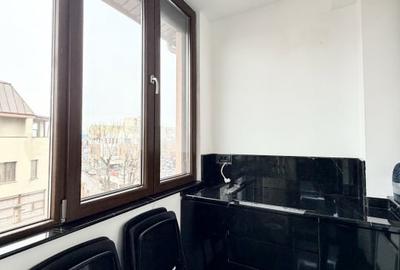 Apartament cu 3 camere semidecomandat în 13 Septembrie - 30