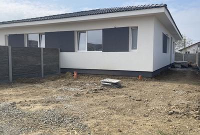 Casă individuală cu 3 camere cu Canalizare în Bucovăț (Remetea Mare) - 24