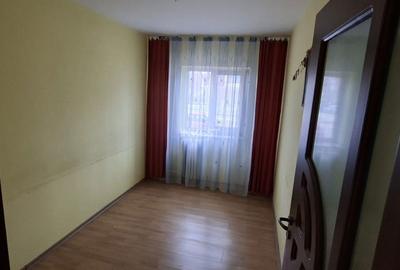 Apartament cu 3 camere decomandat în Dacia - 4