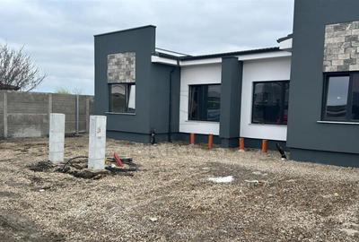 Duplex pe plan - 4 camere - zona linistita - terasa mare