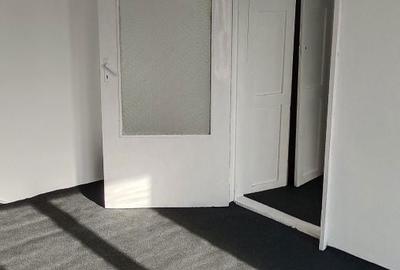 Apartament cu 2 camere decomandat în Sebiș - 2