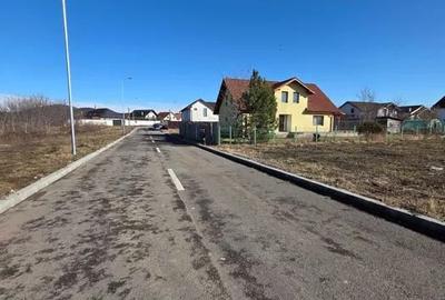 Teren Construcții intravilan de 685 mp, în Sânpetru - 1