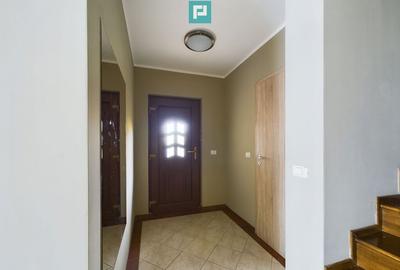 Casă cu 4 camere cu Teren 250 Mp în Giroc