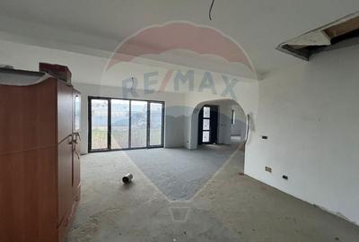 Casă cu 4 camere cu Teren 1154 Mp în Răchitosu - 1