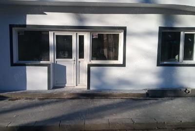 Spațiu comercial, de 130 mp, în Central - 4