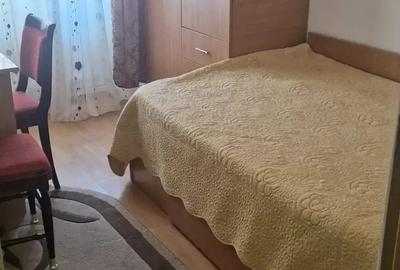 Inchiriez apartament 3 camere - 2