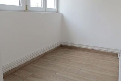 Apartament cu 4 camere semidecomandat în Berceni - 3