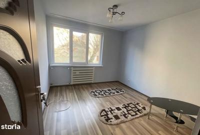 Apartament cu 2 camere semidecomandat în Calea București
