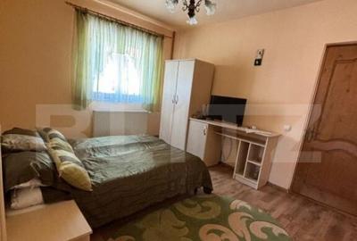 Casă cu 7 camere cu Teren 8900 Mp în Central