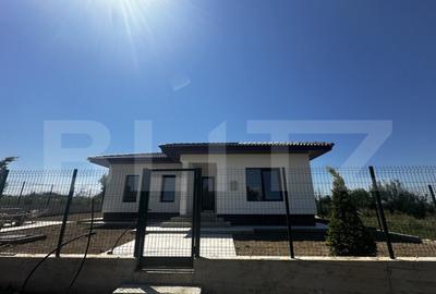 Casa plan parter, zona Narciselor 2 - 12