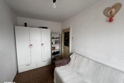 Apartament cu 3 camere semidecomandat în Podu Roș - 14