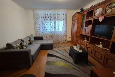 Apartament cu 3 camere decomandat în Central - 1