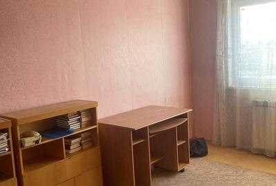 Apartament cu 3 camere semidecomandat în Sud - 2