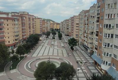 Inchiriez apartament cu 2 camere, Racadau, Str. Maciesului - 4